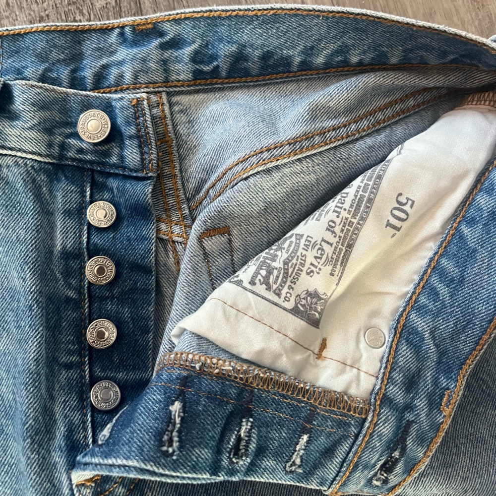 Levi's 501 Distressed Jean